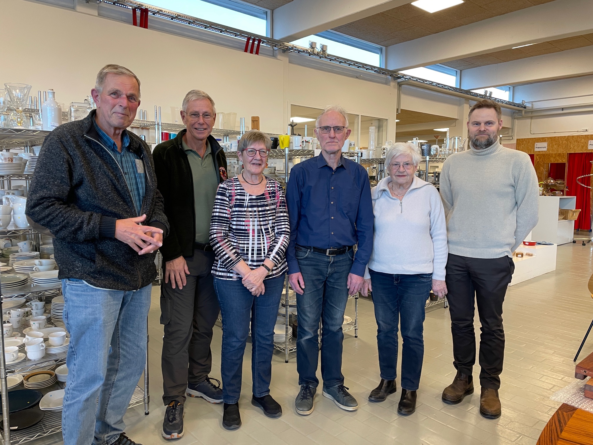 Foto taget af Tanja Hansen. Fra venstre: formand Bjarne Toft Olsen, næstformand Karl Vinther, bestyrelsesmedlem og butiksleder Birgit Nielsen, kasserer Peder Erbo Andersen, suppleant Aase Krause. Bestyrelsesmedlem Jane Mortensen og suppleant Signe Dolberg var fraværende ved det konstituerende møde.